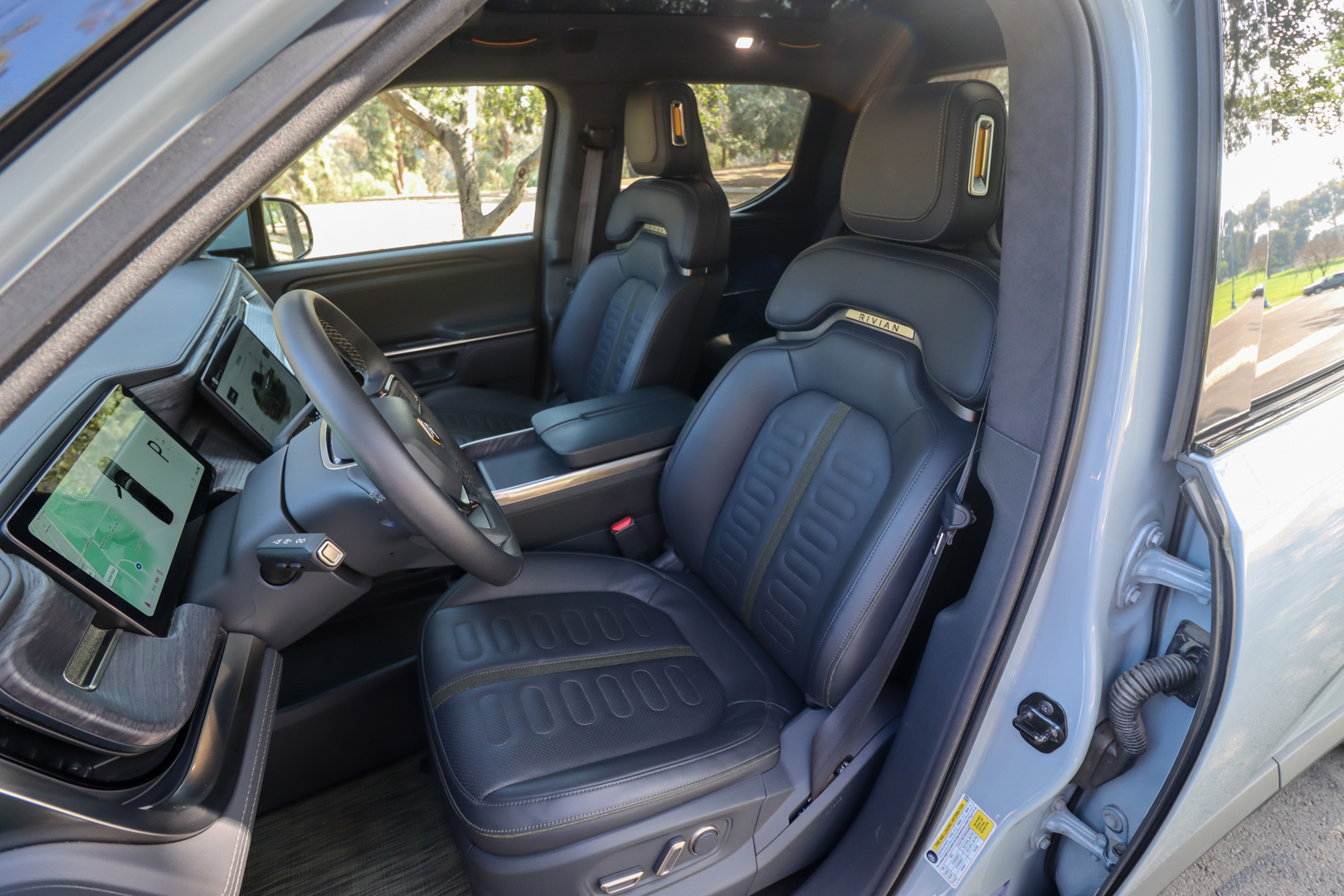 2023 Rivian R1T Adventure's photo