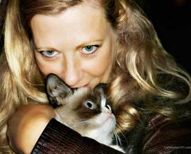 Layla Morgan Wilde with Grumpy Cat