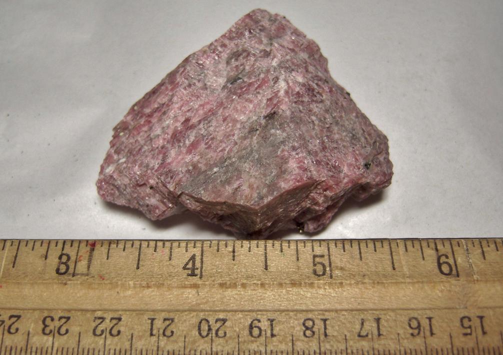 RHODONITE, fluorescent CALCITE, Gahnite, mica, fluorescent sphalerite, Sterling Mine, Sterling Hill, Ogdensburg, Franklin Mining District, Ogdensburg, Sussex County, New Jersey, USA