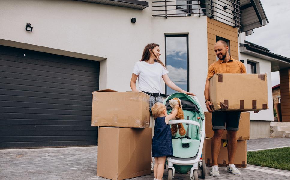 How do removal companies pack clothes, how, do, removal, companies, movers, pack, clothes, hanging, rails, best way, when, moving, how to, do, full service, how much, packing services, cost, how do movers pack clothes