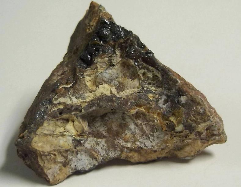 MAGNETITE, SERPENTINE, QUARTZ, CHALCEDONY - Red Pit Mine, Fulton Township, State Line Chromite District, Lancaster County, Pennsylvania, USA - for sale