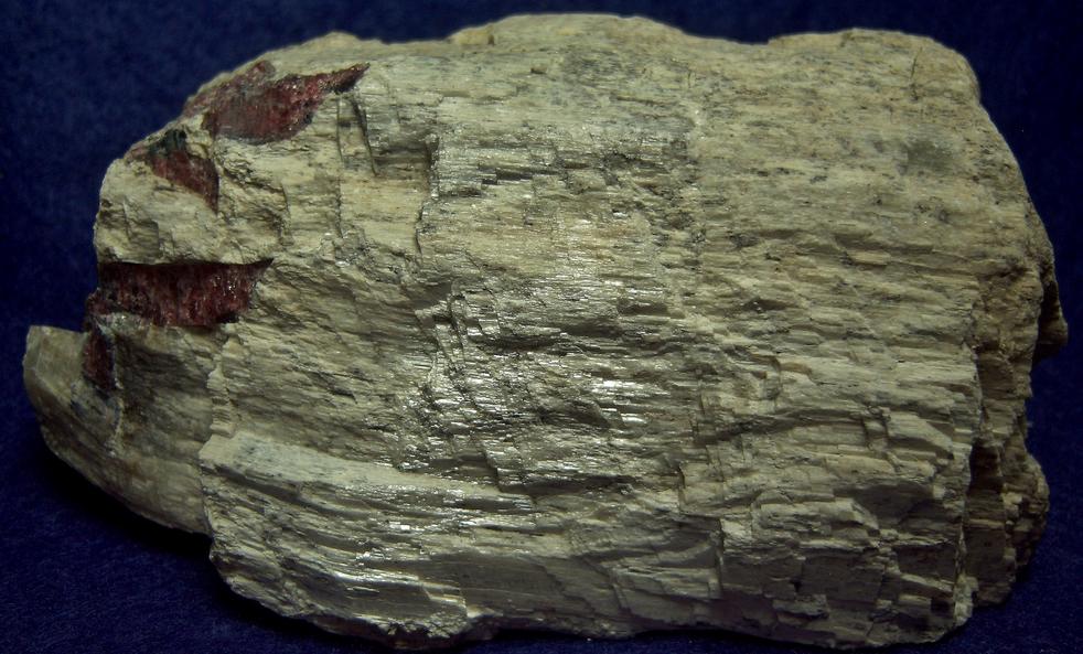fluorescent AGRELLITE, pink EUDIALYTE - Kipawa alkaline complex, Les Lacs-du-Temiscamingue, Temiscamingue RCM, Abitibi-Temiscamingue, Quebec, Canada