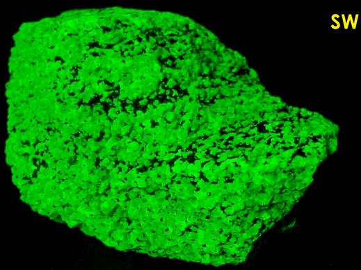 SW LW fluorescing WILLEMITE, FRANKLINITE - Franklin Mine, Franklin, Franklin Mining District, Sussex County, New Jersey, USA