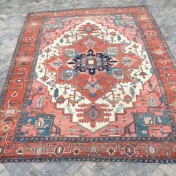 Heriz rug