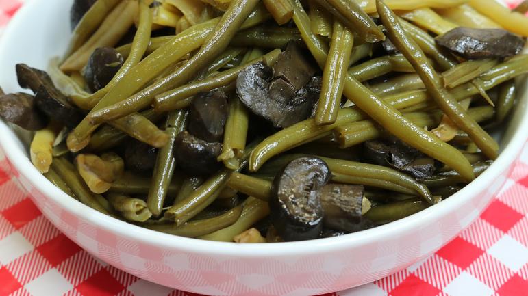 Southern Style Green Beans and Mushrooms Recipe, Noreen's Kitchen