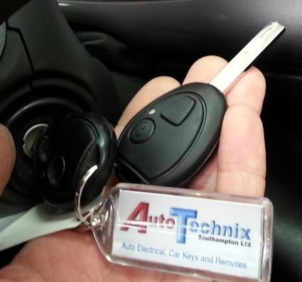 Picture showing replacement Rover 75 remote keys and MG ZT remote keys