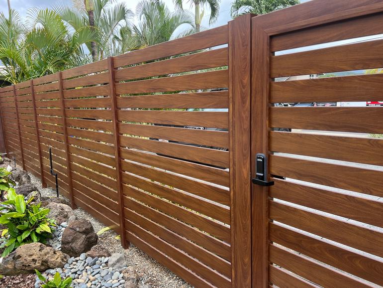 Island Style Gates, Aluminum gates Hawaii, Driveway gate Honolulu, Privacy Gates Oahu, Custom Gates Oahu, Automatic Gates Hawaii, modern aluminum driveway gates