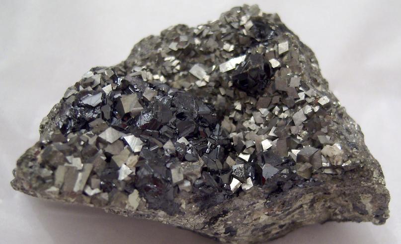 ARSENOPYRITE and SPHALERITE, Noche Buena Mine (Mina Noche Buena), Noche Buena, Mun. de Mazapil, Zacatecas, Mexico