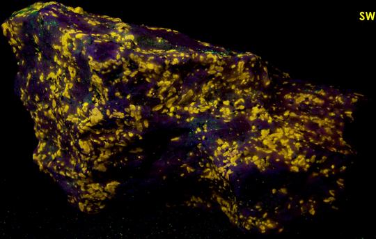 fluorescent WOLLASTONITE, DIOPSIDE, CALCITE, Sterling Mine, Sterling Hill, Ogdensburg, Franklin Mining District, Sussex County, New Jersey, USA - for sale