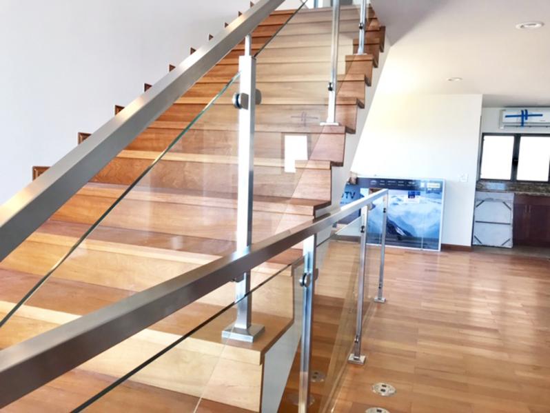 Glass railing Hawaii, glass for deck Hawaii, Glass rail system Honolulu, glass railing for stair Hawaii