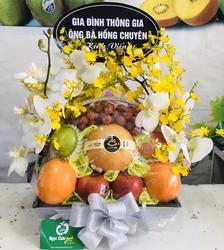 Giỏ hoa quả nhập khẩu đi thắp hương đám giỗ tại Hà Nội
