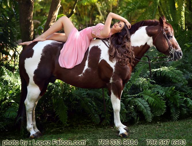 QUINCEANERA PHOTOGRAPHY WITH HORSE QUINCES PICTURES HORSES CABALLO PARA FOTOS DE 15 ANOS