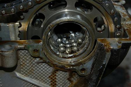 Broken bearings in the engine of a Porsche