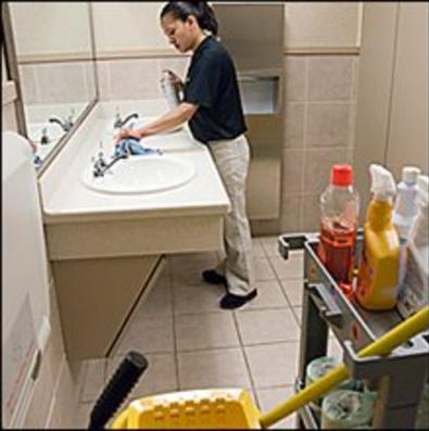 EXCELLENT BATHROOM CLEANING SERVICE IN OMAHA, NE