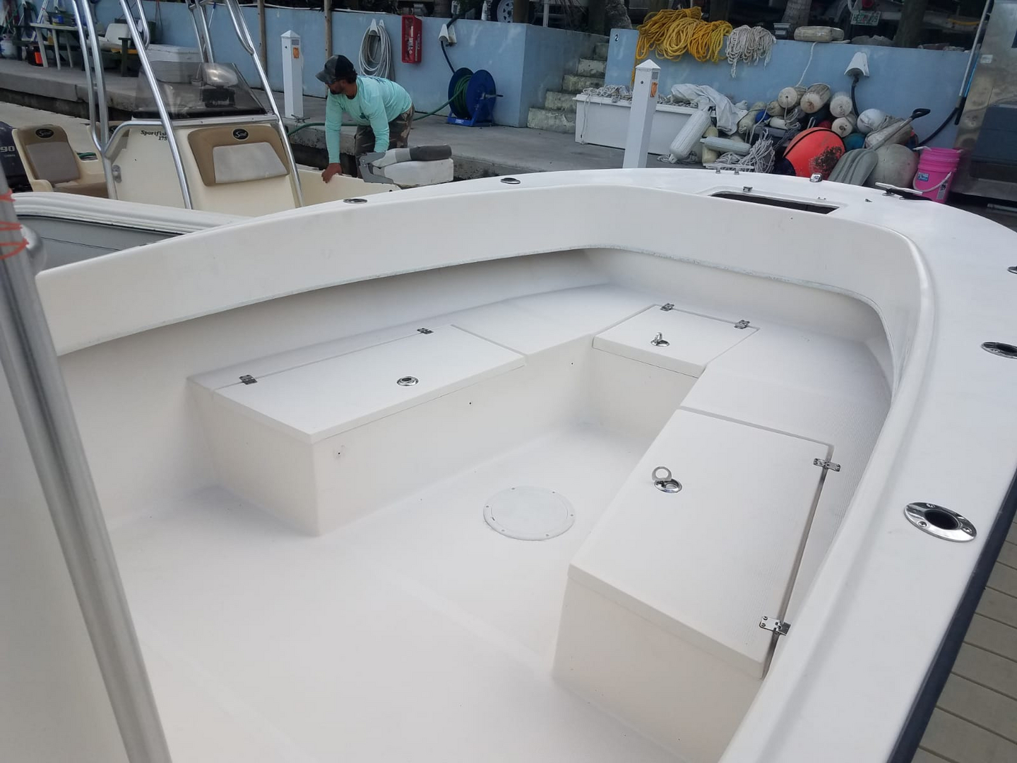 28 FT Dusky Center Console