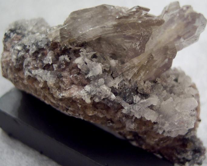 fluorescent phosphorescing BARYTE crystals and GYPSUM ram's horns - Julcani Mine, Julcani District, Angaraes Province, Huancavelica Department, Peru