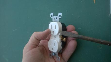 DIY Electric Outlet Wall Safe. From standard parts available at any jardware store. www.DIYeasycrafts.com