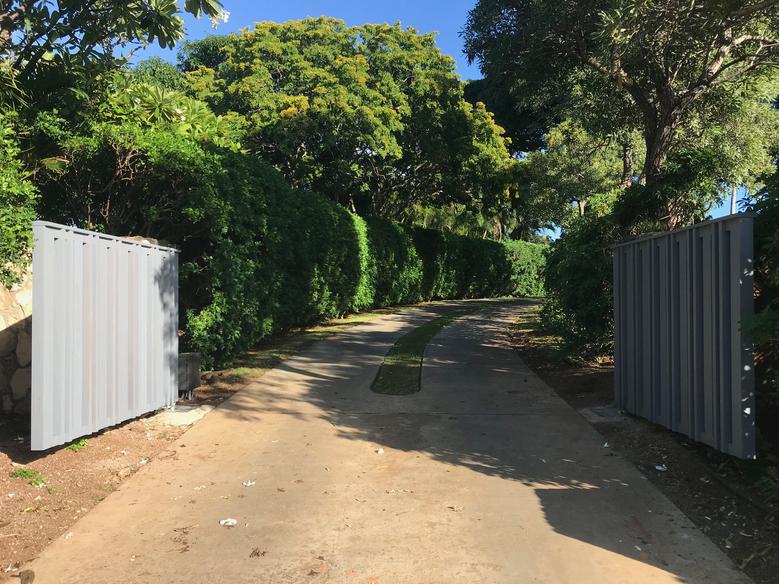 Island Style Gates, Aluminum gates Hawaii, Driveway gate Honolulu, Privacy Gates Oahu, Custom Gates Oahu, Automatic Gates Hawaii