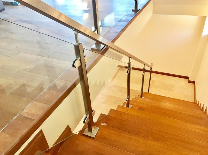 glass railing Hawaii, glass railing Honolulu, glass railing for deck Hawaii, Aluminum Glass Railing, Glass Rail System