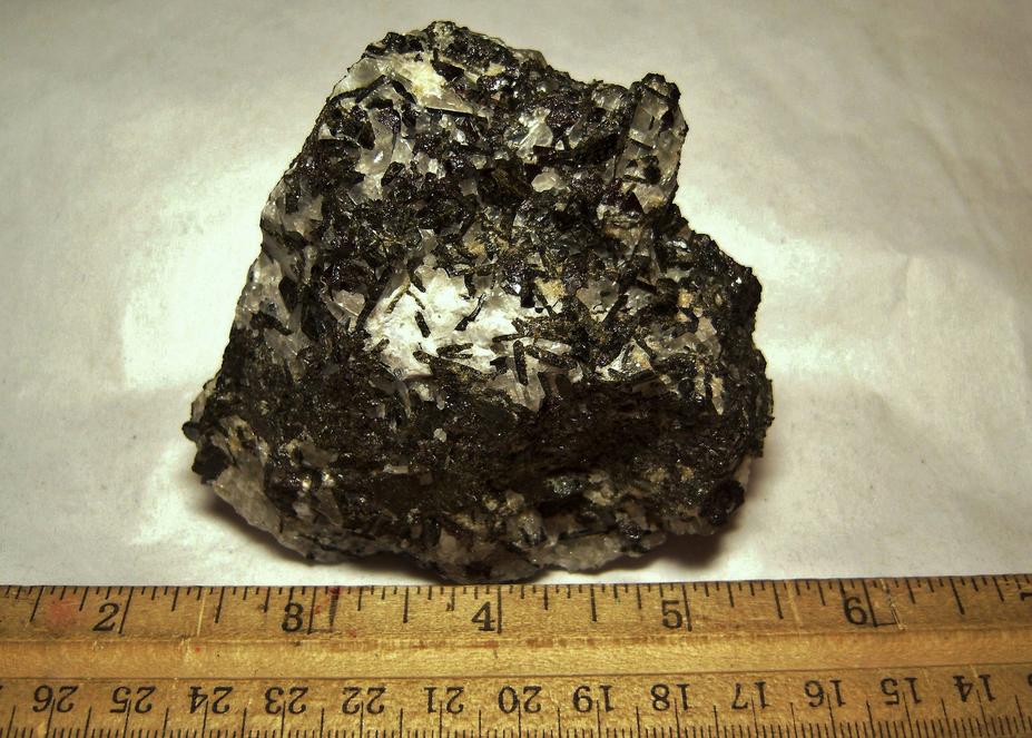 PYROCHLORE, MAGNETITE, Aegirine-Augite, fluorescent Calcite, Oka complex, Oka, Deux-Montagnes RCM, Laurentides, Québec, Canada, ex Adrian Labuz, 1965