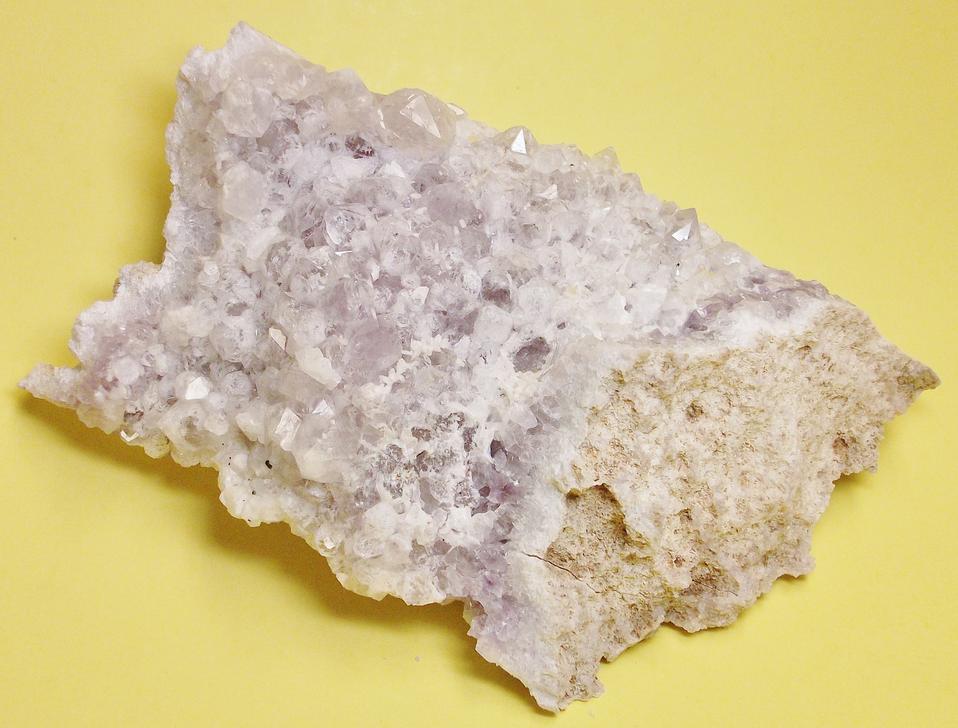 Quartz & Laumontite crystals Prospect Park Quarry, Passaic Co., New Jersey