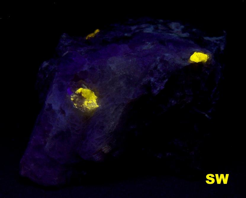 Beryl var: Goshenite - Gillette Quarry, Middlesex Co., Connecticut