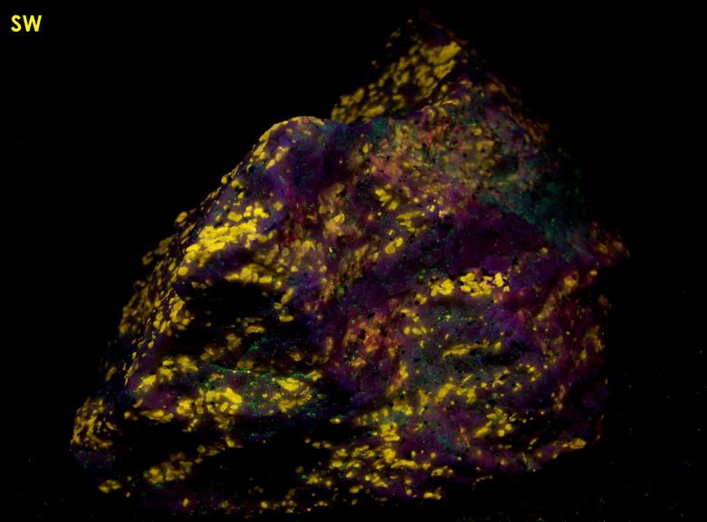 fluorescent WOLLASTONITE, DIOPSIDE, CALCITE, Sterling Mine, Sterling Hill, Ogdensburg, Franklin Mining District, Sussex County, New Jersey, USA - for sale