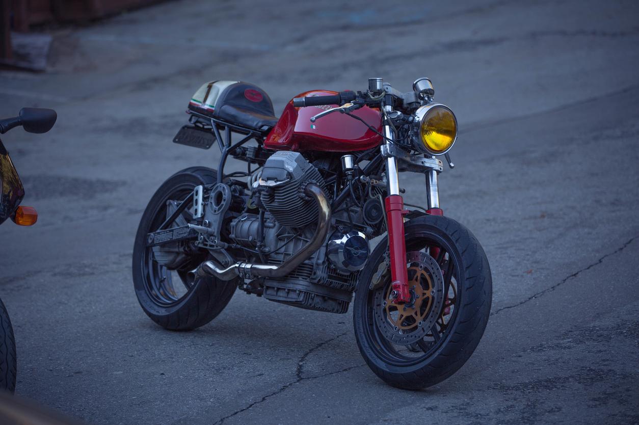 cafe racer custom motorcycle moto guzzi