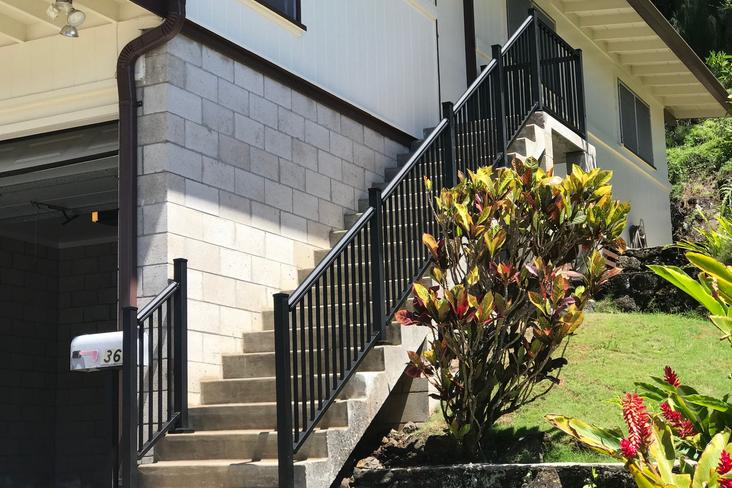 aluminum railing Hawaii, aluminum railing Honolulu, railing Honolulu, deck Hawaii, decks Hawaii, Oahu aluminum railings, Oahu decks, decks, aluminum railings, railings, Oahu, Island railing, island railing and gates, island gates, island view