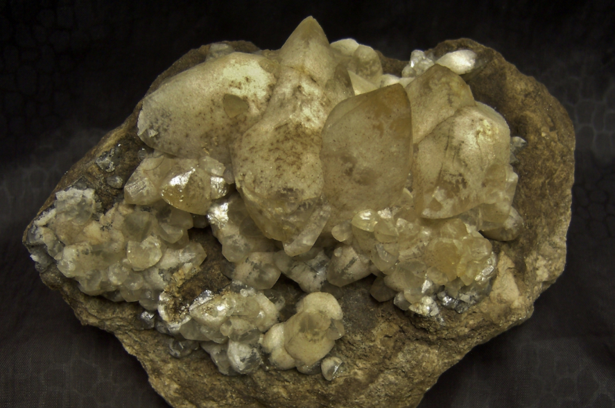 fluorescent calcite crystals, Clay Center, Ottawa County, Ohio, ex Robert Batic, ex Kohnowich
