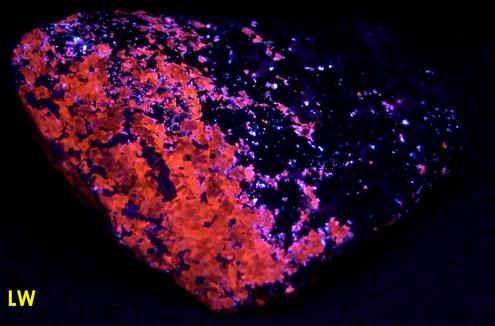 SW LW UV fluorescent SPHALERITE Cleiophane, WILLEMITE, MAGNETITE, CALCITE, Franklin, Franklin Mining District, Sussex County, New Jersey, USA