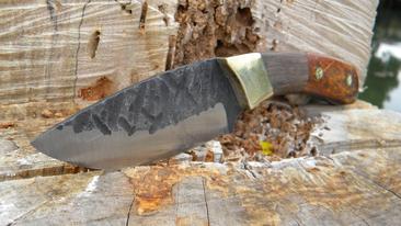 How to make a beautiful hunter style knife with rustic scalloped blade and straw micarta scales. FREE step by step instructions. www.DIYeasycrafts.com