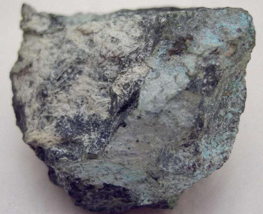 Mcguinnessite, Tremolite, serpentine, Hunting Hill quarry (Rockville Crushed Stone Quarry; Travilah Quarry; Rockville Quarry; Bardon Stone Quarry; Aggregate Industries Quarry), Rockville, Montgomery County, Maryland, USA