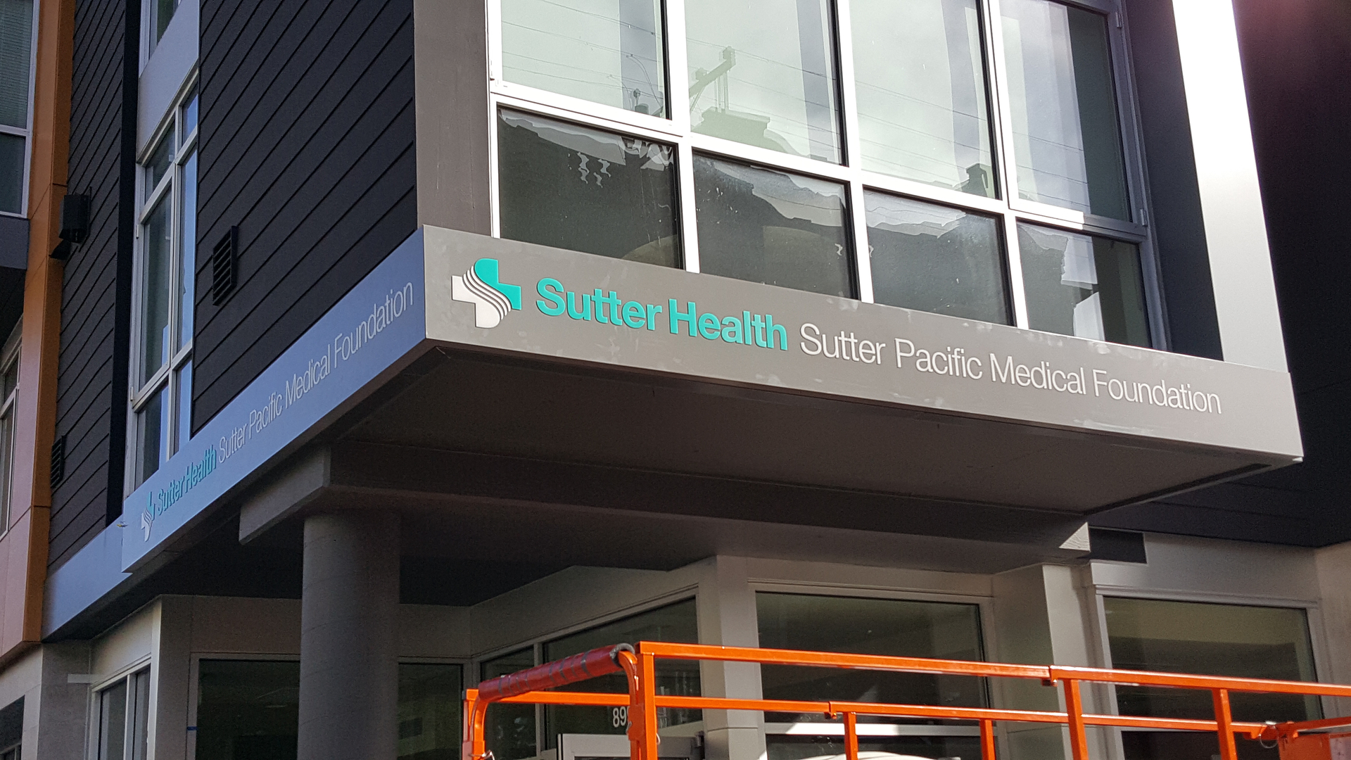 Premier Sign installations In Tracy, Ca