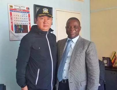 Wang Haiwei introduced the Chinese food to the Zimbabwe Ministry of Defense officials