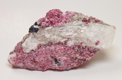 Fluorescent Agrellite & Thorite Kipawa alkaline complex Québec, Canada