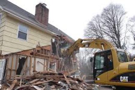 . Demolition Labour Service in Lincoln NE | LNK Junk Removal