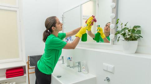 TOILET CLEANING SERVICES