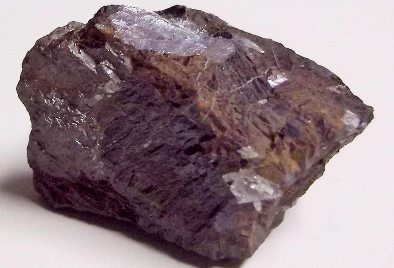 Siderite, Quartz - Roxbury Iron Mine (Shepaug Iron Co. Mine, Shepaug Spathic Iron and Steel Co. Mine), Mine Hill (Ore Hill) Roxbury, Litchfield County, Connecticut, USA