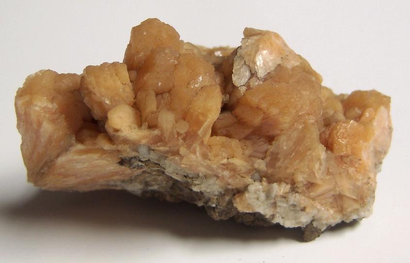 STILBITE, QUARTZ- O & G Woodbury Traprock Quarry (Orenaug Quarry; O & G No. 1 Quarry), Orenaug Hills, Woodbury, Litchfield Co., Connecticut, USA - ex Bill Barrett, ex Karenne Snow - for sale