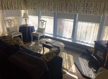 Carriage House Parlor - Wedgwood Collection of Historic Inns