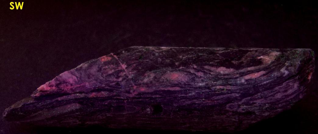 DRILL CORE with fluorescent SPHALERITE, CALCITE - Sterling Hill, Ogdensburg, Franklin Mining District, Sussex County, New Jersey