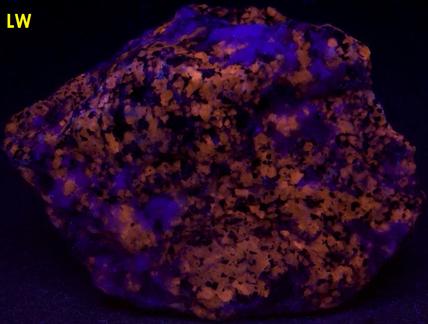 SW LW fluorescing Plagioclase Albite Anorthite, scapolite, biotite mica, corundum sapphire, York River, Dungannon, Hastings, Ontario, Canada