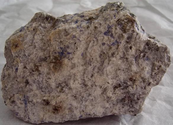 fluorescent Sodalite Aegirine Acmite - Poudrette quarry (Demix quarry; Uni-Mix quarry; Desourdy quarry; Carrière Mont Saint-Hilaire; MSH), Mont Saint-Hilaire, La Vallée-du-Richelieu RCM, Montérégie, Québec, Canada