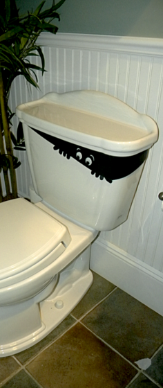 DIY Halloween Potty Peeper Toilet decoration. www.DIYeasycrafts.com