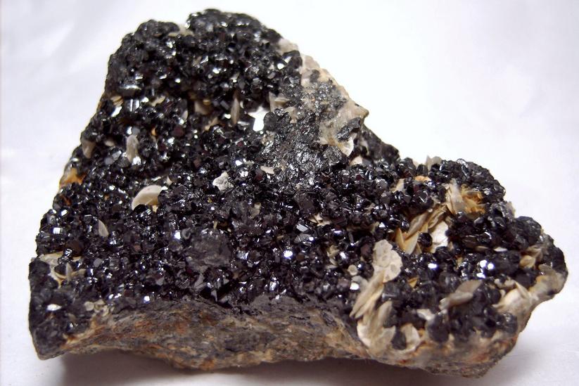 SPHALERITE MARMATITE, SIDERITE - classic locality - Eagle Mine (New Jersey Zinc Eagle Mine; Gilman Mine; Wilkesbarre shaft; Newhouse tunnel; Little Chief Mine; Iron Mask Mine; Belden Mine; Black Iron Mine), Gilman, Gilman District (Battle Mountain District; Red Cliff District), Eagle County, Colorado, USA - for sale