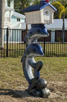 Concrete double dolphin