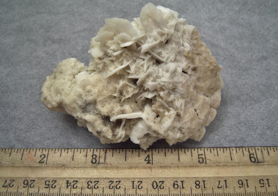 fluorescent GYPSUM SELENITE - Guerrero Negro, Mun. de Mulege, Baja California Sur, Mexico - for sale