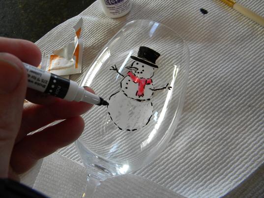 How to make Etched and Painted Christmas wine glasses. www.DIYeasycrafts.com
