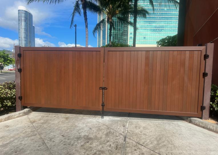 Island Style Gates, Aluminum Gates, Aluminum gates Hawaii, custom aluminum gates , Privacy Gates Oahu, Modern Aluminum Gates